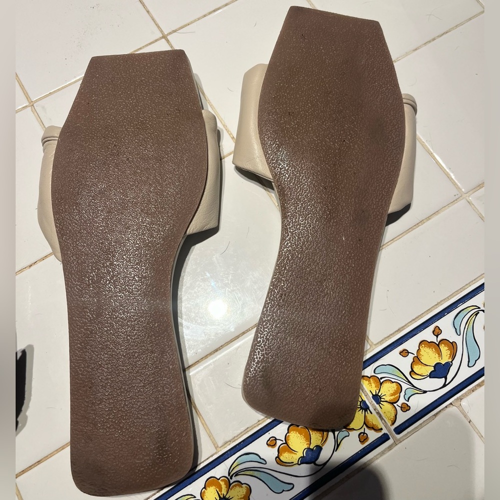 Tony Bianco Echo Sandals Vanilla Nappa - Picture 2 of 2